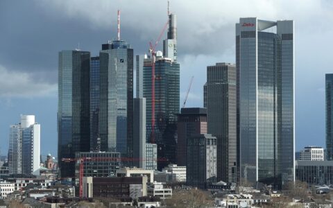 美国11月ISM非制造业PMI为52.1，不及预期55.5，扩张速度创三个月最慢